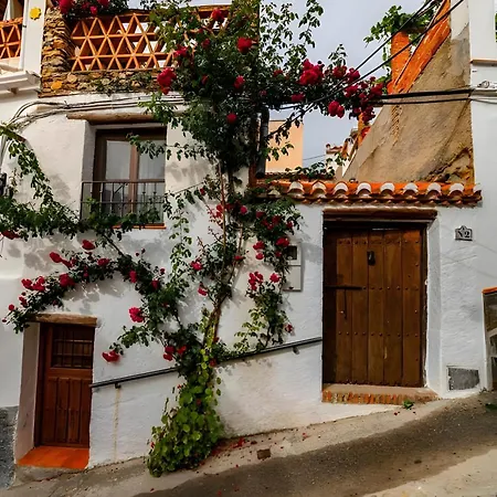 Casa Fuensanta Balcon Al Mar De La Alpujarra Country house *